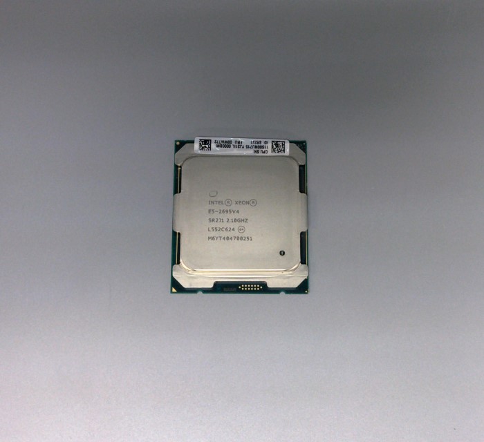 00MW772.jpg