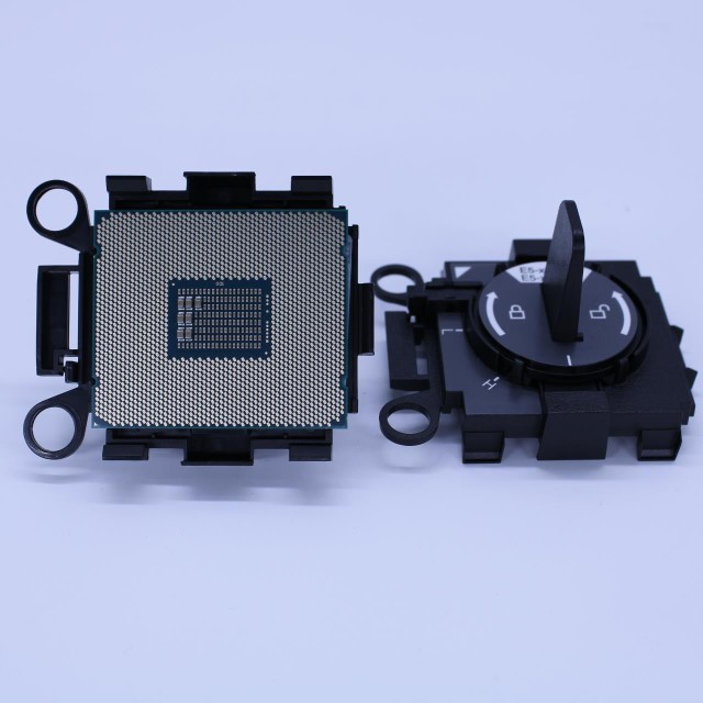 00MW774.jpg