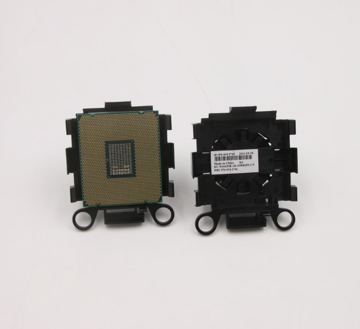 00MW779.jpg