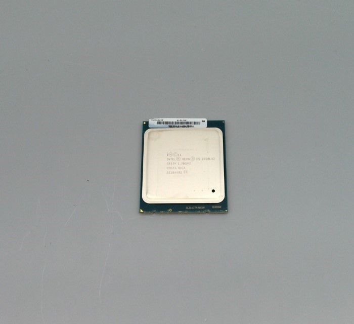 00Y2793.jpg