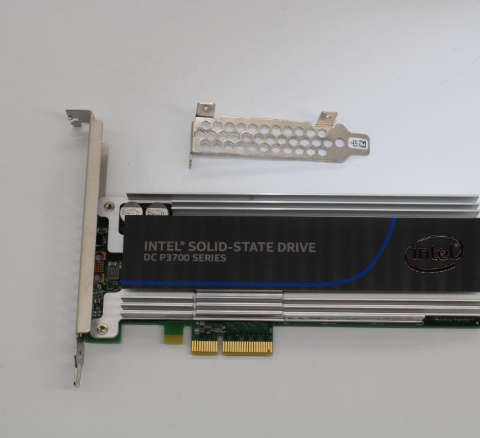 00YA816.jpg