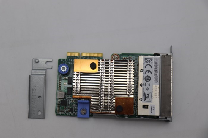 00YJ569.jpg