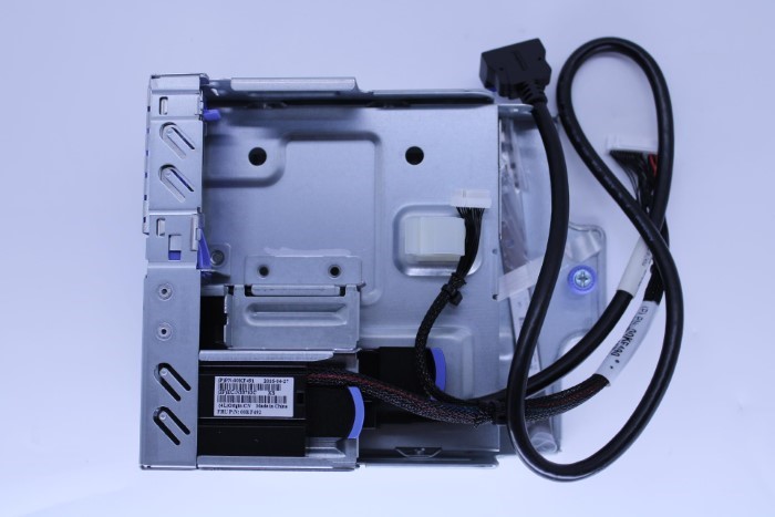 00YJ759.jpg