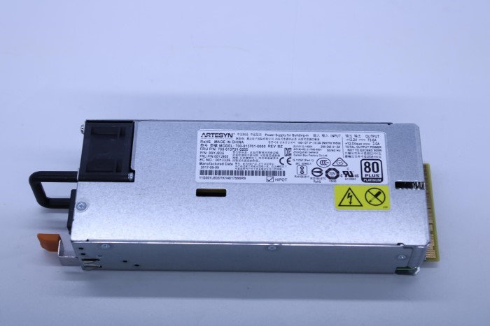 00YJ905.jpg
