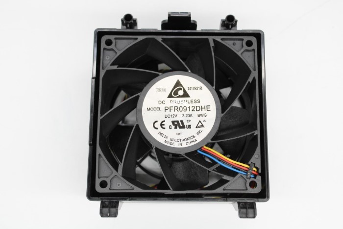 01KP750.jpg