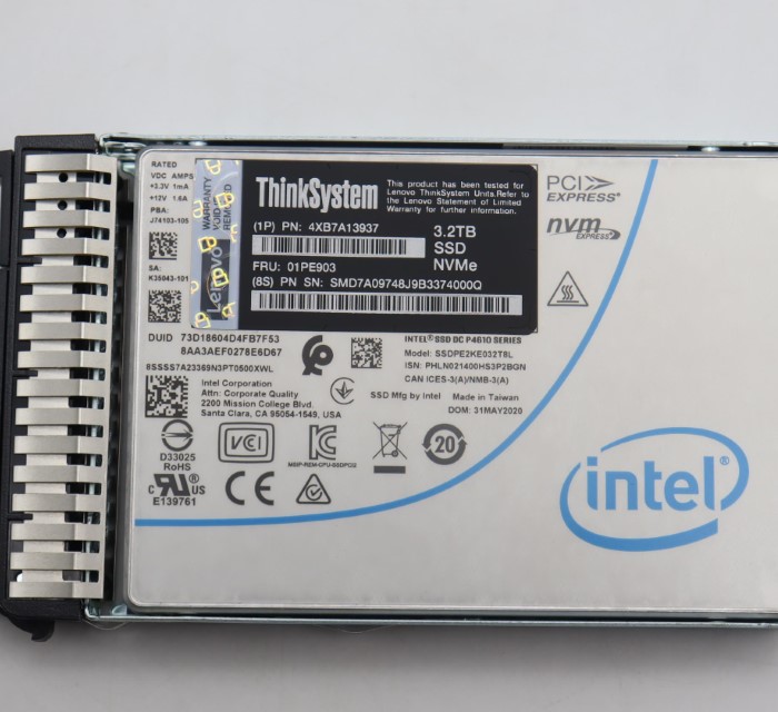 01PE903.jpg