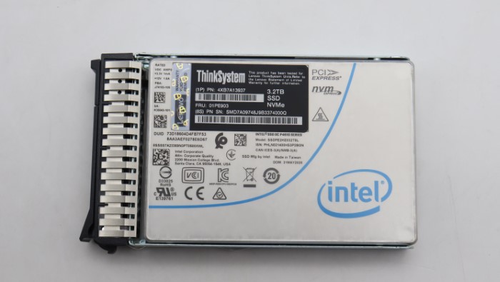 01PE903.jpg