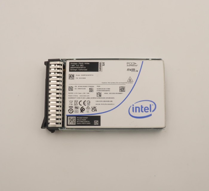 01PE909.jpg