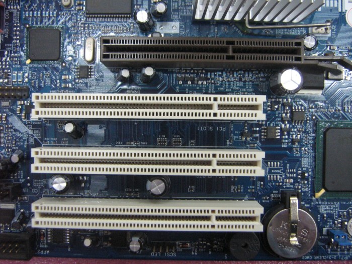 19R2563.jpg