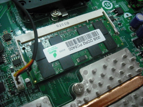 Lenovo3000C100_RAM_Replacement_17_resize.JPG