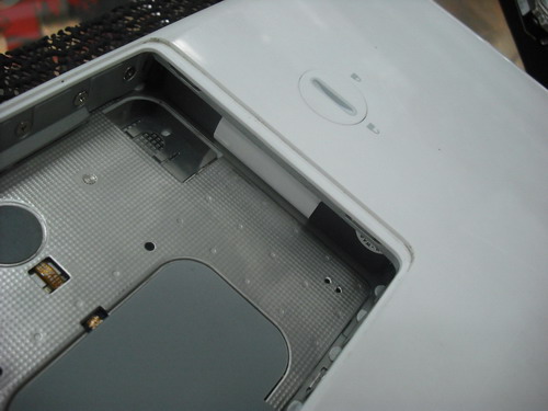 SSD_on_Macbook_White_Core_2_06_resize.JPG